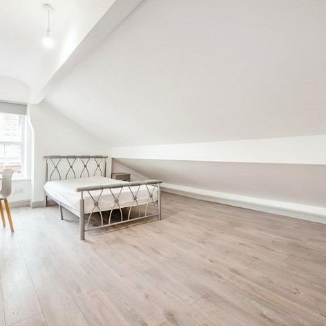 8 bedroom semi-detached house to rent - Photo 1