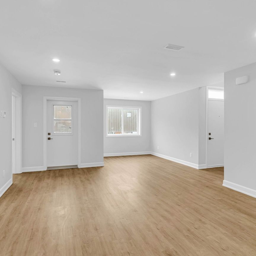 For Lease - 600 Second Street Unit# 8B, Cornwall, Ontario - Photo 1