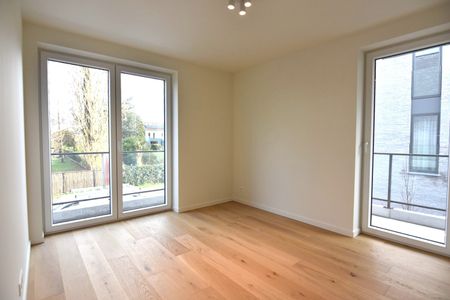 Gloednieuw 2-slpk appartement in moderne woonresidentie met vijverzicht - Photo 2