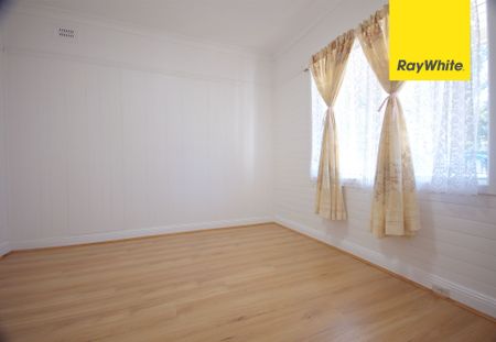 FULLY RENOVATED THREE BEDROOM FAMILY HOME - Photo 5