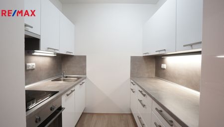Pronájem bytu 2+kk v osobním vlastnictví 54 m², Praha 9 - Letňany - Photo 2