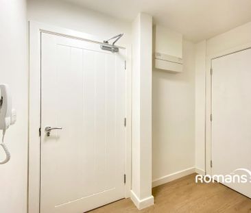 Studio to rent - Photo 2