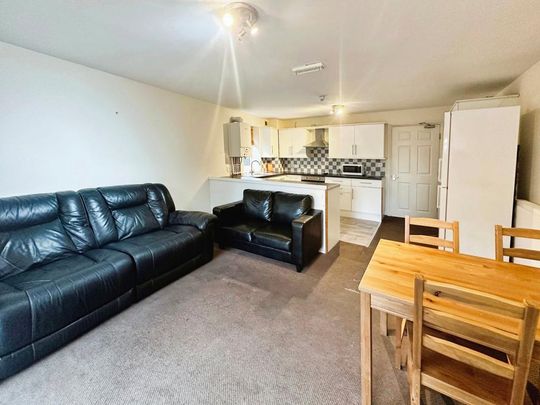 1 bedroom in a house share to rent - Photo 1