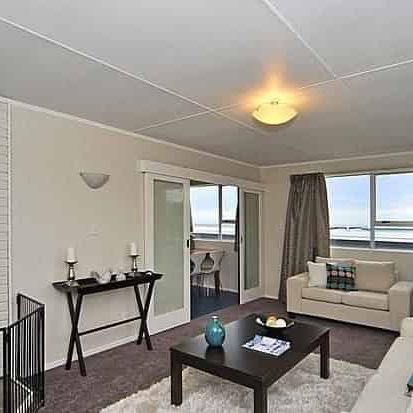 Warm, dry, amazing views and a great backyard - Photo 1