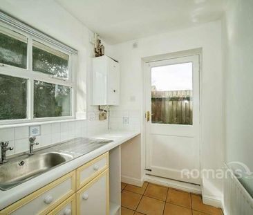 Richmond Close, Farnborough, Hampshire, GU14 - Photo 5