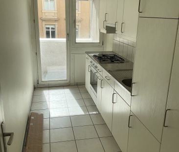 Helle 2-Zimmer-Wohnung mit Balkon in Basel – frisch renoviert! - Photo 1