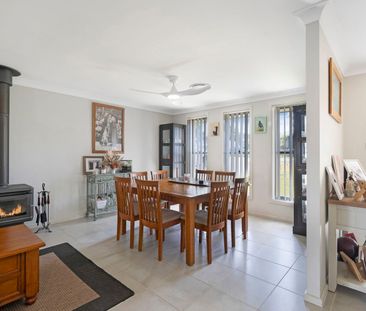 Immaculately Presented Family Home in Saddlers Ridge Estate - Photo 6