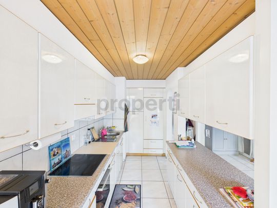 Beautiful 3.5-room apartment in a central residential location in Mollis - Photo 1