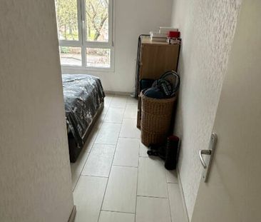 HAGONDANGE - FACE AU PARC - F2 - CUISINE EQUIPEE - GARAGE - Photo 5