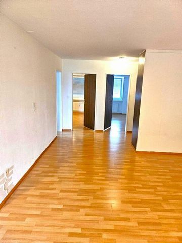 Helle 3.5Zi-Wohnung mit Balkon - Photo 2