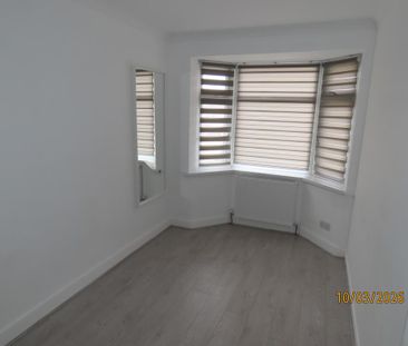 4 bedroom detached house to rent - Photo 2