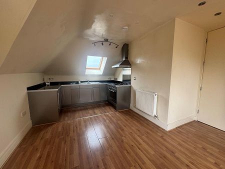 3 bedroom flat to rent - Photo 3