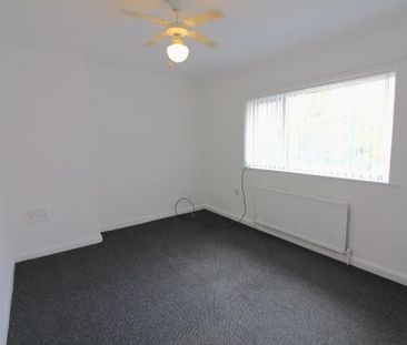 2 bedroom end of terrace house to rent - Photo 6