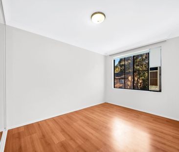 Spacious 2 Bedroom Apartment In Convenient, Family Friendly Complex - Photo 4