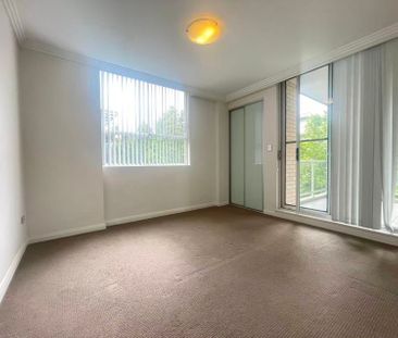 Modern 2-Bedroom Apartment in Prime Location - Homebush West - Photo 1