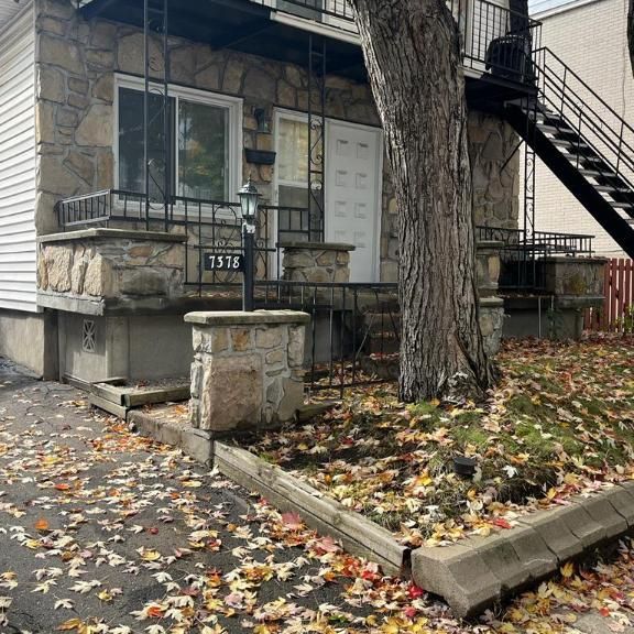 Logement 5 et demi + stationnement à louer - Photo 1