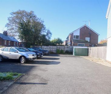 3 bedroom terraced house to rent - Photo 6