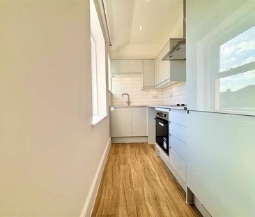 Tennyson Road, Freshwater, PO40 - Photo 2