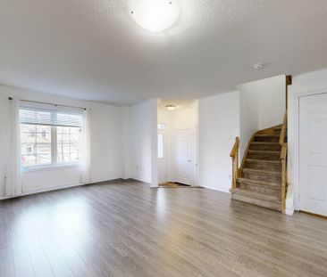 For Lease - 108 Sunway Square, Markham, Ontario - Photo 2