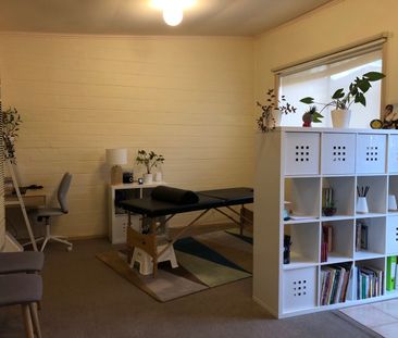 ONE BEDROOM UNIT - SUIT MATURE AGE PERSON - Photo 6