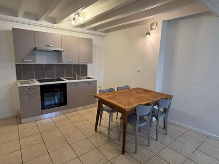 Appartement à louer - REIMS- COURLANCY- SACRE COEUR- - Photo 4