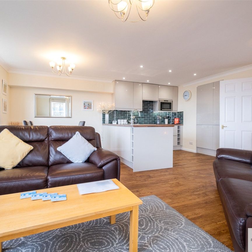 2 bedroom apartment to rent - Photo 1