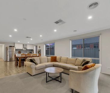 Modern Stunning Family Home! - Photo 4