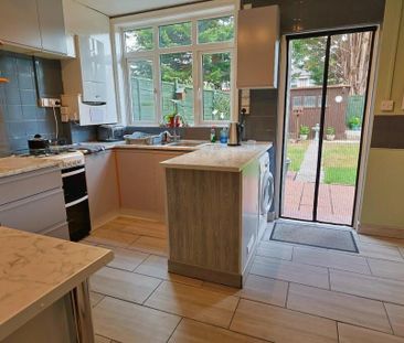 2 bedroom semi-detached house to rent - Photo 6