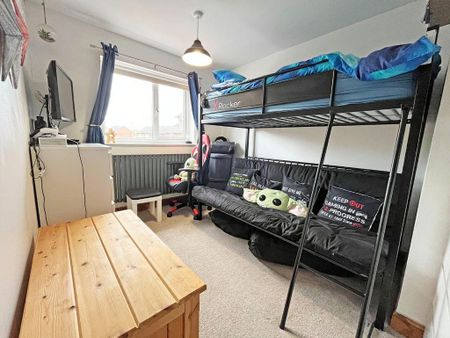 3 bedroom detached house to rent - Photo 4