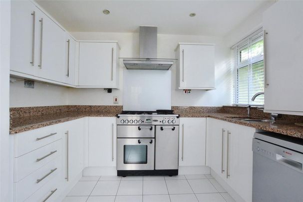 4 bedroom terraced house to rent - Photo 1