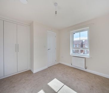 Ilex Drive, Tewkesbury, Gloucestershire - Photo 4