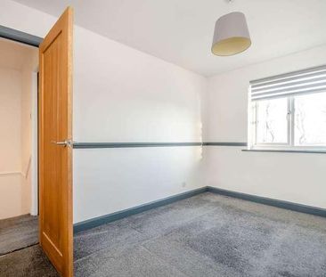 Street Lane, Gildersome, LS27 - Photo 2