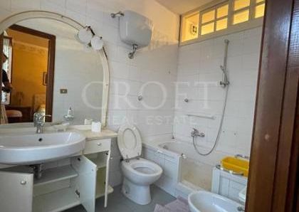 Monteverde Vecchio-Terrace: Furnished 2 Bedroom, 2 Bath, spacious kitchen, living, large private terrace and garden. Bright, silent, near shops, services and transport, located on a quite street in a well kept building. Possible parking. Ref 2375