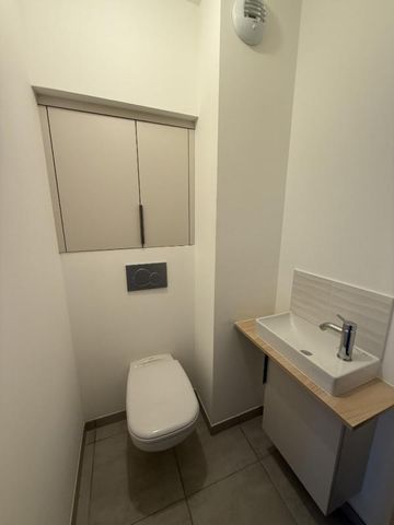 Location Appartement 3 pièces 63m² AIX LES BAINS 73100 - Photo 5