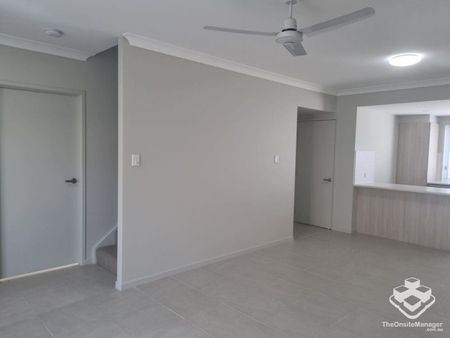 Huge Main Bedroom and Walk in Robe! - Photo 5