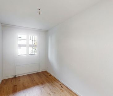 Attractive duplex apartment with seating - Photo 6