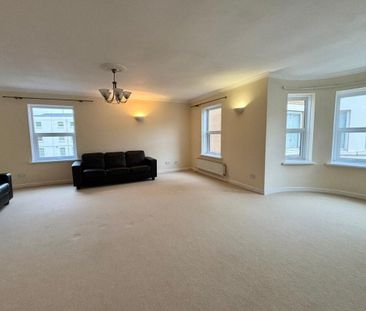 Grosvenor Square - Photo 3