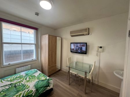 Double Bedsit - Photo 2