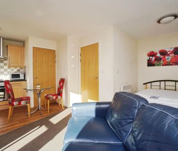 Studio to rent - Photo 4