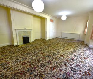 2 bedroom Flat in Otley Road, Leeds - Photo 5