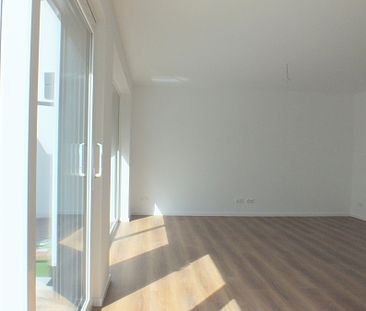 Moderne Doppelhaushälfte mit Terrasse, Balkon und atemberaubendem Blick bis zum Taunus. - Foto 4