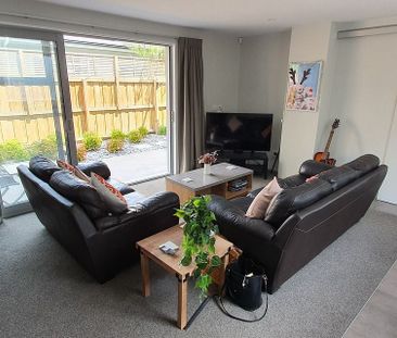 Modern City Townhouse + Secure Garage - Photo 1