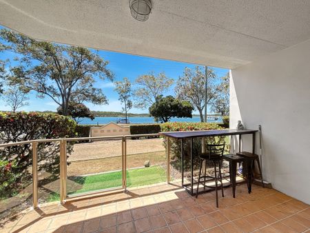 Waterfront Living on the Maroochy River&excl; - Photo 2