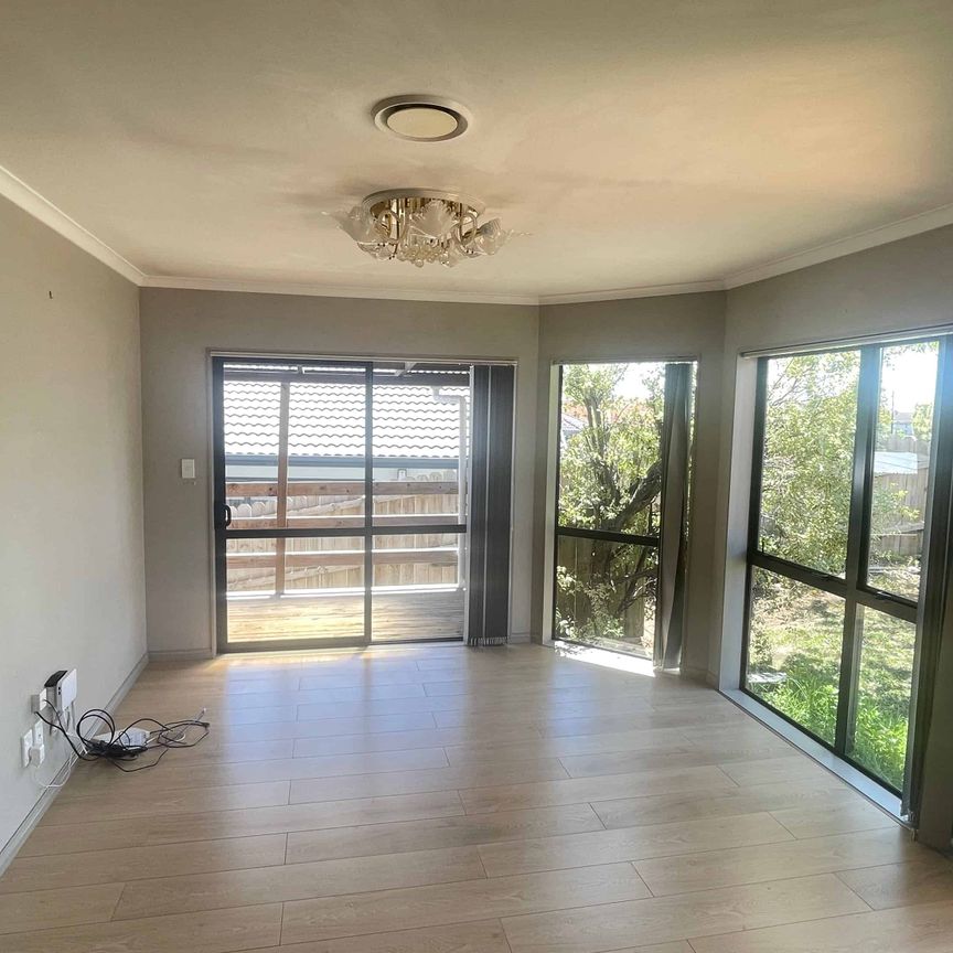 Spacious 4-Bedroom Family Home - Photo 1