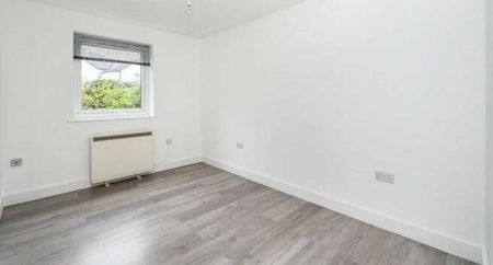 4 bedroom flat to rent - Photo 4