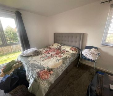 4 bedroom link detached house to rent - Photo 6