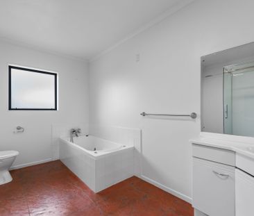 Welcome to this fantastic home in the heart of Paengaroa. - Photo 2
