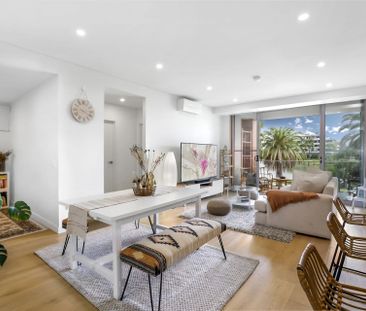 201/98 Lakeside Parade, Jordan Springs - Photo 1