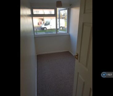 3 bedroom terraced house to rent - Photo 3