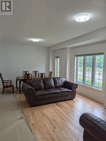 676 FLEETWOOD DRIVE - Photo 3